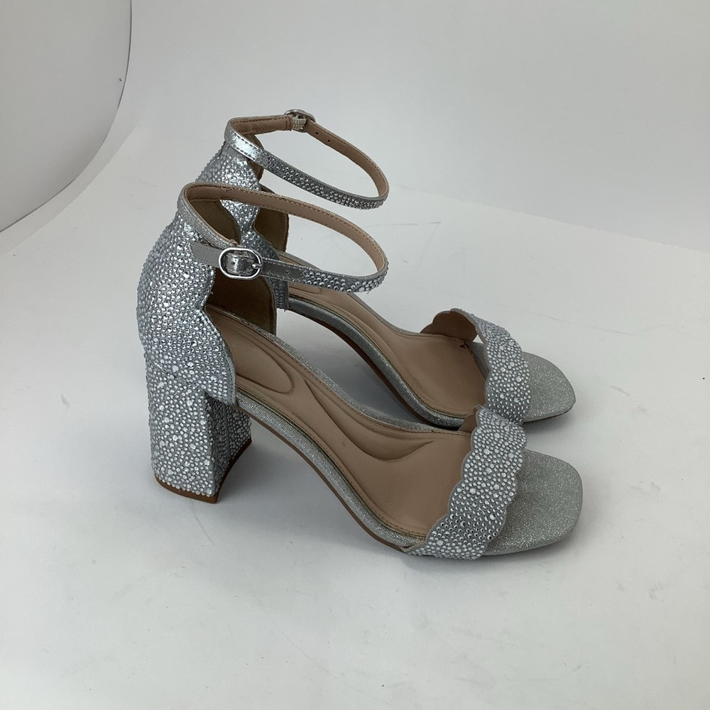 Kelly and Katie Ceza Silver Sparkle Block Heel Ankle-Strap Sandals womens size 9